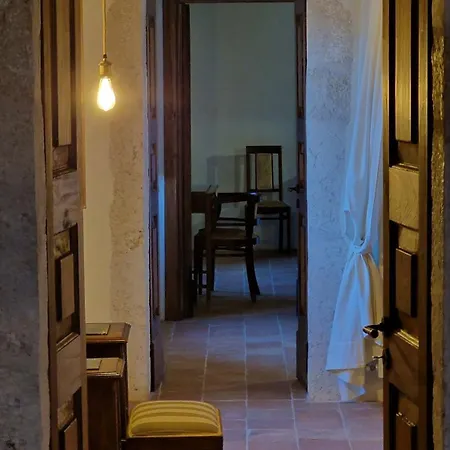 Palazzo Pirro Dimora Storica Bed & Breakfast Acciano