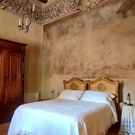 Palazzo Pirro Dimora Storica 4* Acciano