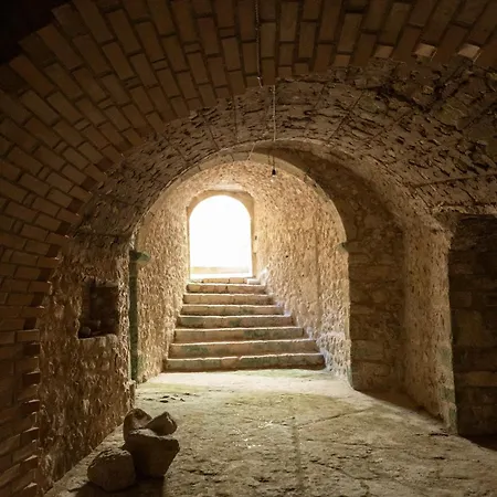 Palazzo Pirro Dimora Storica * Acciano
