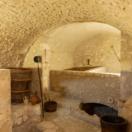 Palazzo Pirro Dimora Storica 4*