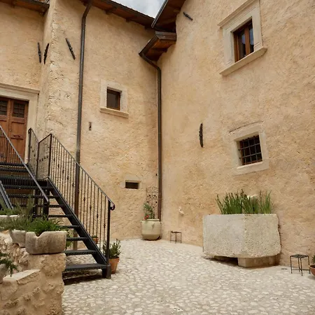 Palazzo Pirro Dimora Storica *