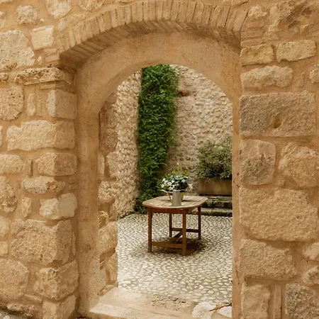 Palazzo Pirro Dimora Storica