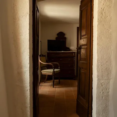 Palazzo Pirro Dimora Storica 住宿加早餐酒店 Acciano