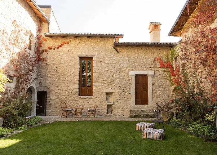 Palazzo Pirro Dimora Storica 4* Acciano