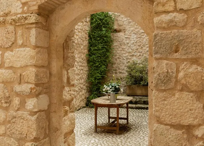 Palazzo Pirro Dimora Storica